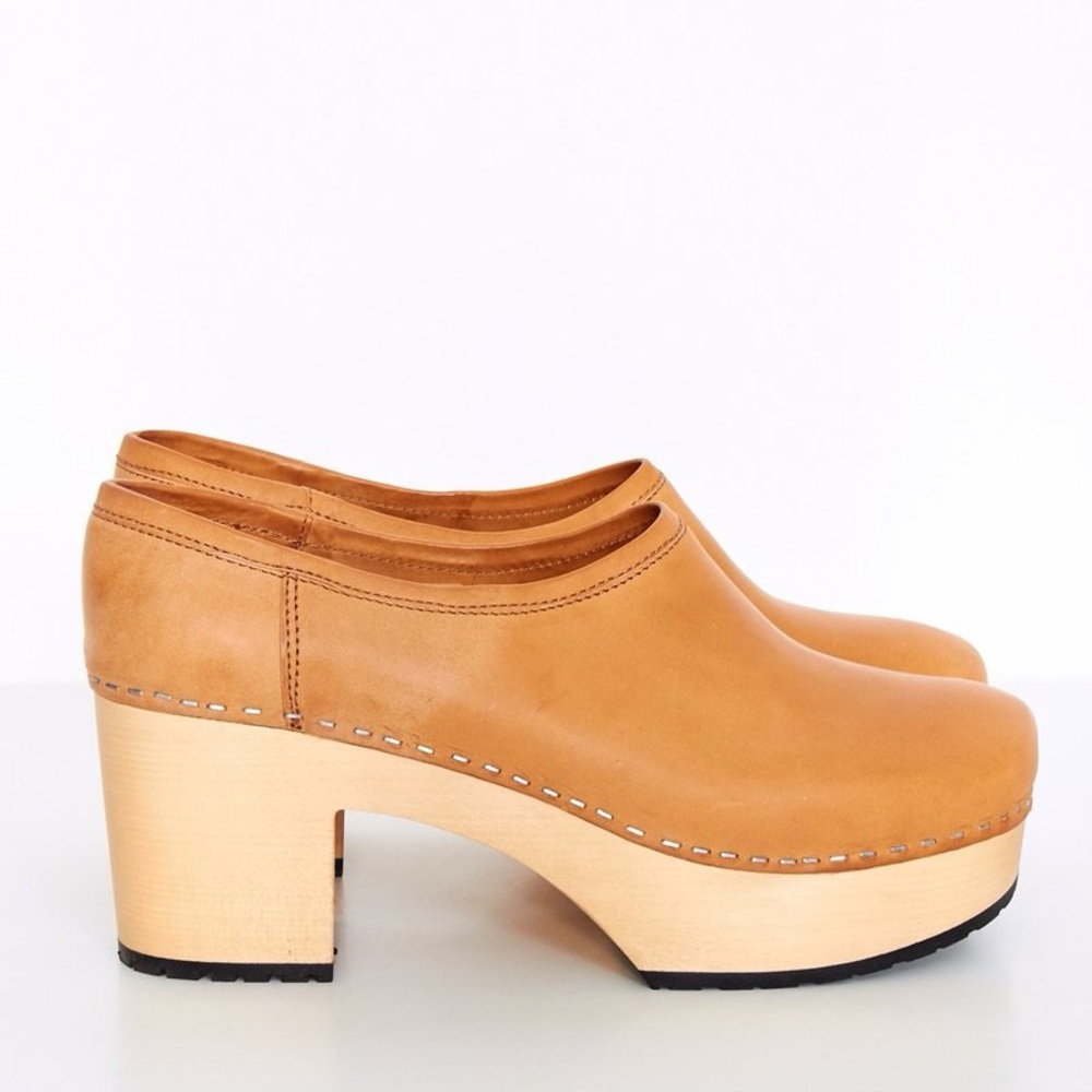 Swedish Hasbeens Leather Clogs